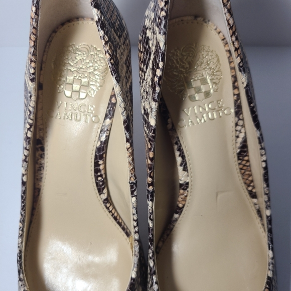 Dressy Snake Print Vince Camuto  Heels size 5 1/2 M 36 - Picture 3 of 9